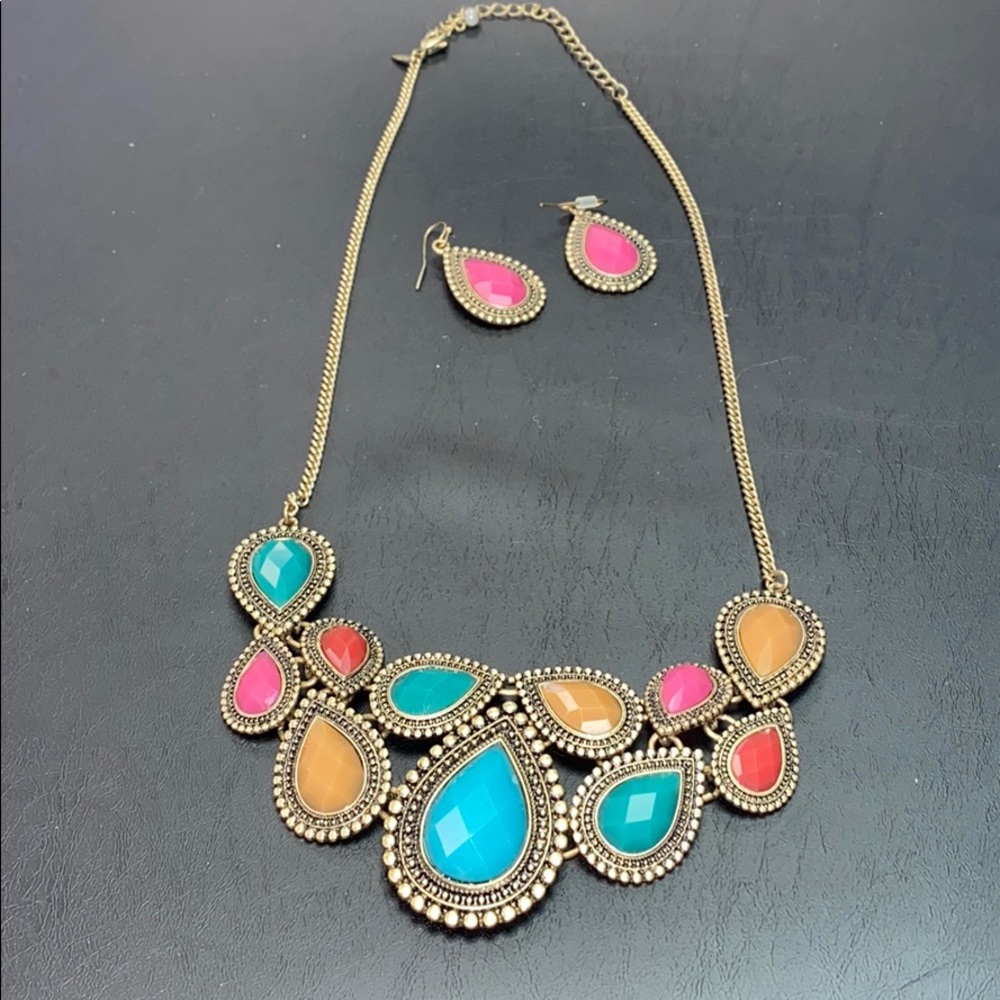 Avon Necklace Set with Piercings Earrings
